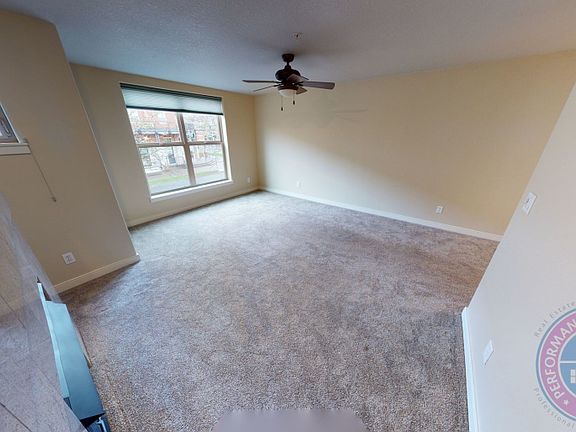 3rd image of 6231 NE Carillion Dr Unit 203