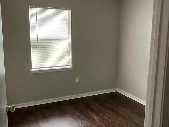 4th image of 233 W College Ave #10619139