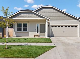 3577 Carnelian St, Medford, OR 97504