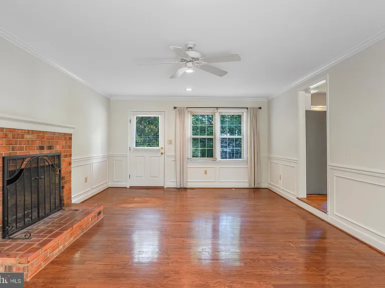 629 Lancaster St — Photo 13
