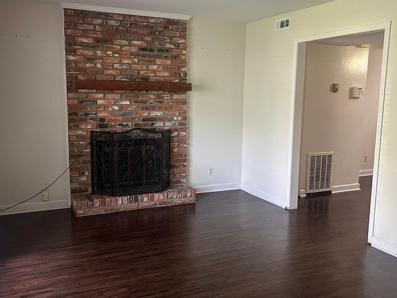 3rd image of 5081 Nisbet Dr