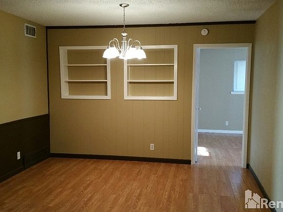 5th image of 3625 Venice Dr