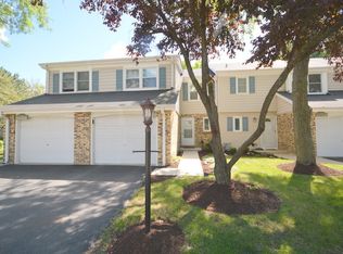 25W027 Keswick Ln, Naperville, IL 60540