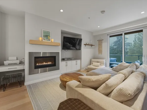 41328 Skyridge Pl #207, Squamish, BC V8B 1A4