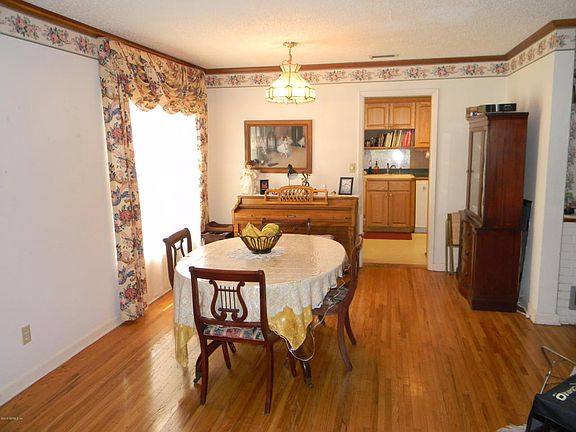 4th image of 1025 Lawfin St W