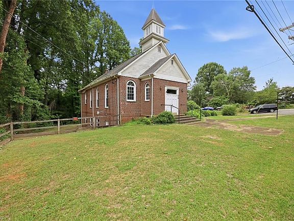 4th image of 210 Oak Grove Rd