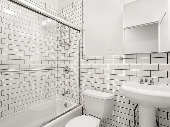 4th image of 1825 2nd Ave #5