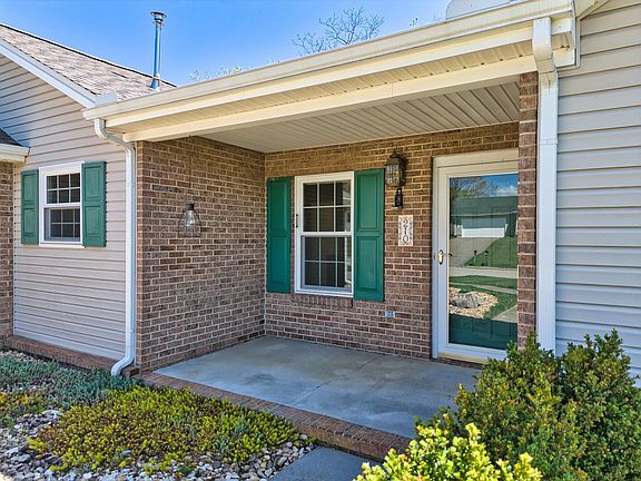 5th image of 210 Cedar Hill Dr