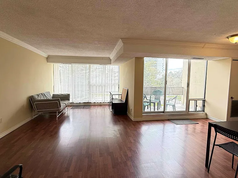 1300 Marlborough Ct #323 — Photo 4