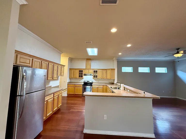 9905 NW 21st Ave — Photo 8