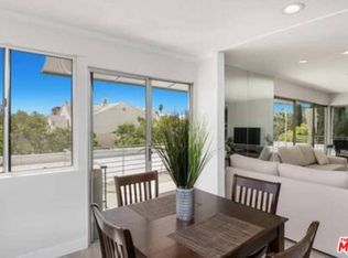 9221 Charleville Blvd #PENTHOUSE, Beverly Hills, CA 90212