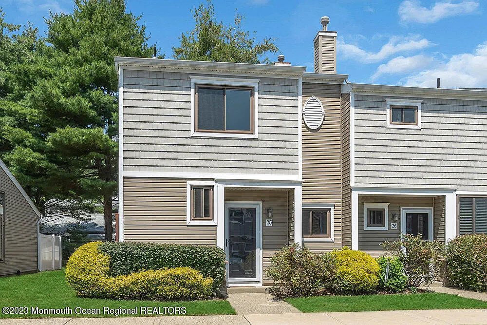 25 Gloria Court photo 1