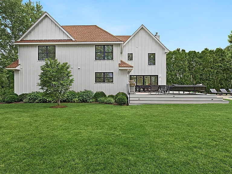 8 Farmstead Ln — Photo 30