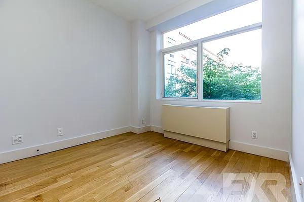 Rented by EXR | media 143