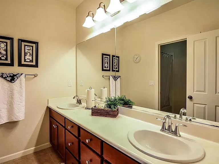 5230 Fioli Loop — Photo 14