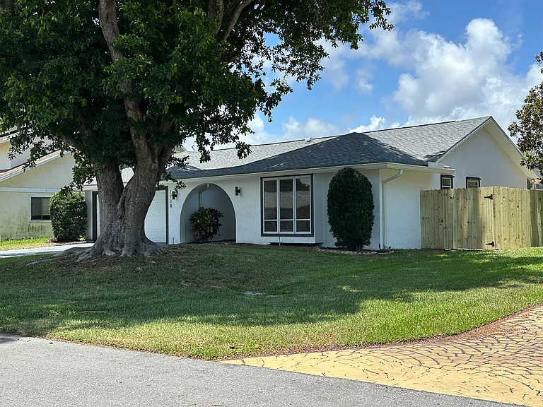 1128 Rainwood Cir — Photo 10