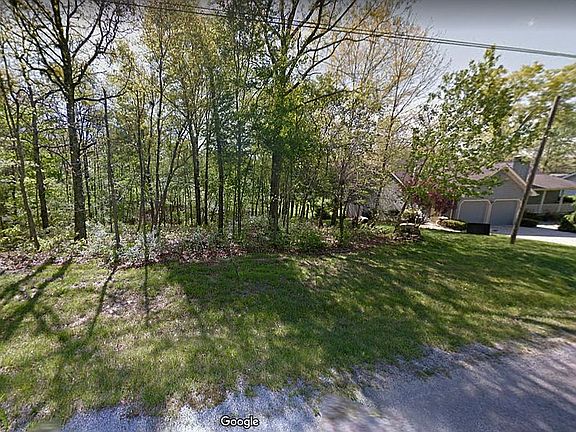 4th image of 36 Beachwood Ln