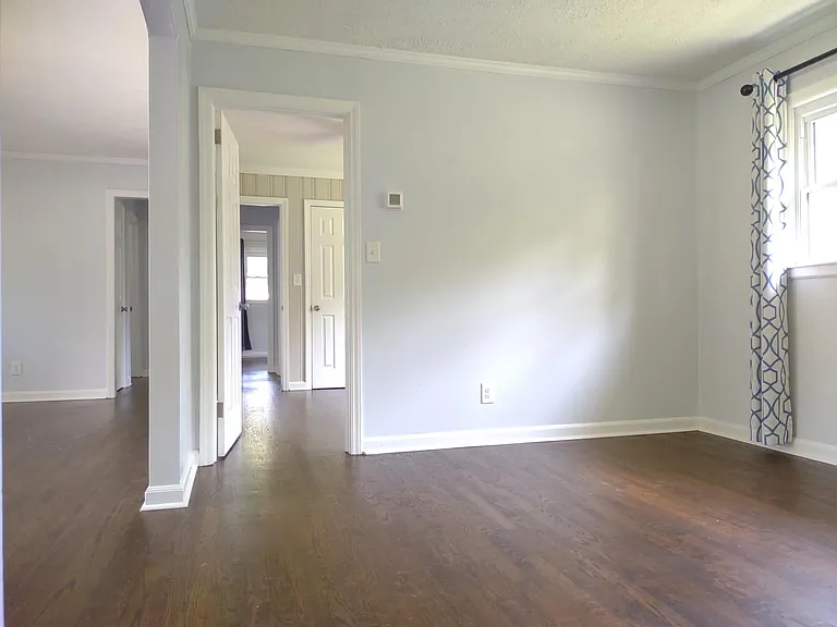 2510 Miriam Ln — Photo 13