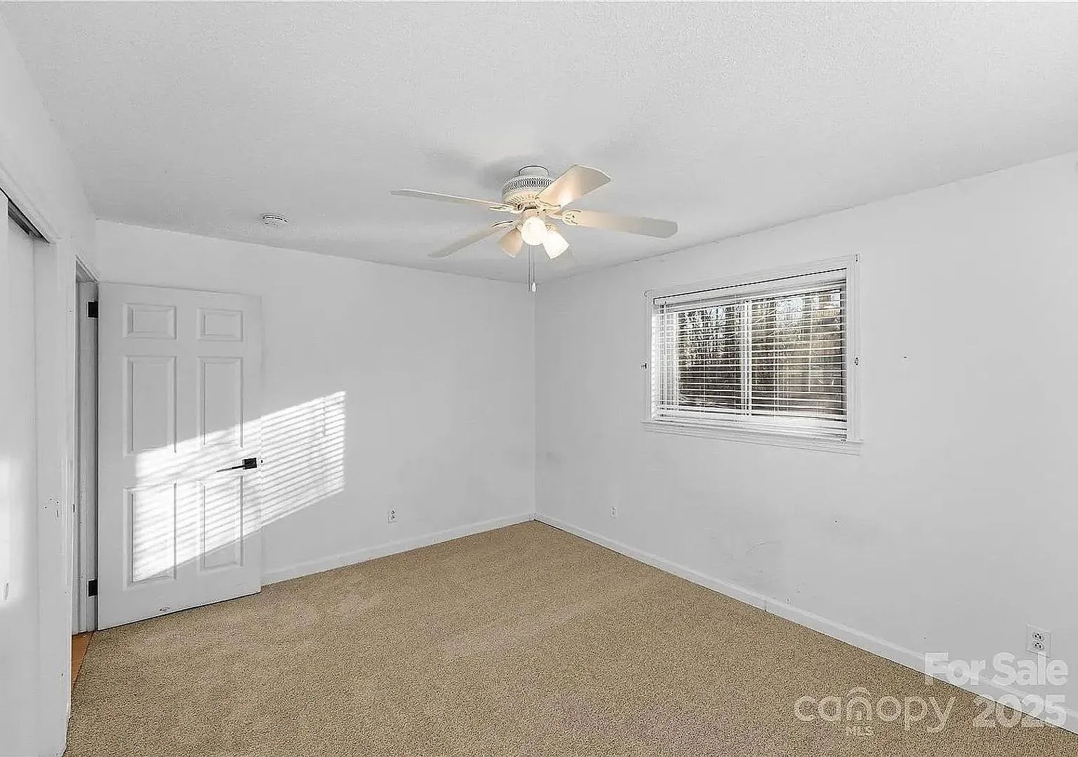 Room in 5 Bedroom Home at Cox Mill Rd — Photo 4