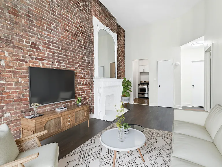 10 W 87th St #Penthouse 4A — Photo 2