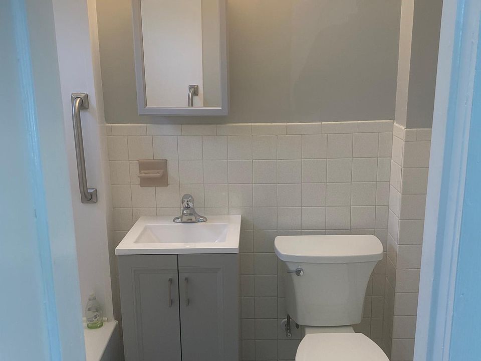 1st image of 21 Arbor Ln