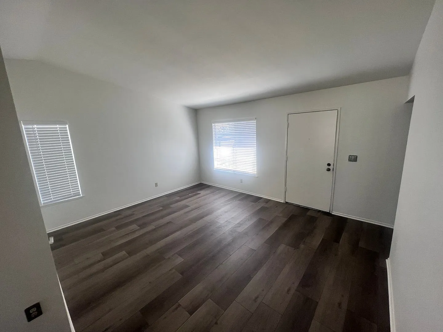 Coming Soon! Single Story 2 Bedroom Home For Rent In Valencia — Photo 3
