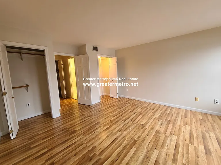 30 Clark St #4 — Photo 6