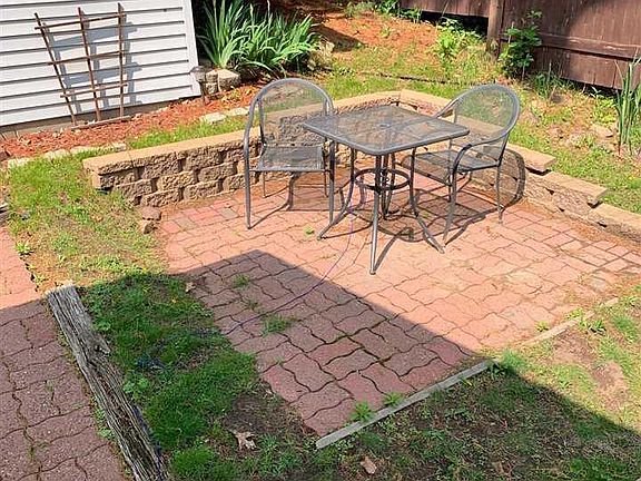 2nd image of 1318 Greenhill Dr