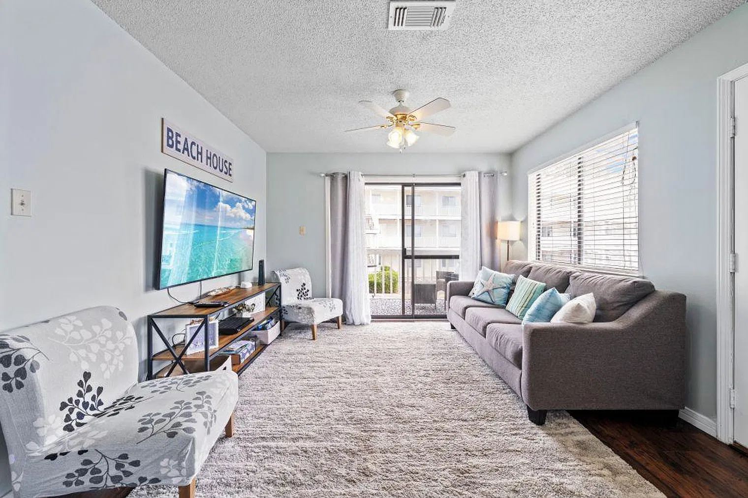 2 bed, 2.0 bath, 871 sqft, $2,727 — Photo 1