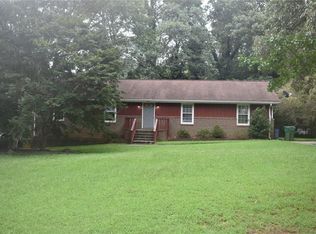 5566 Rock Garden Ct NW, Lilburn, GA 30047