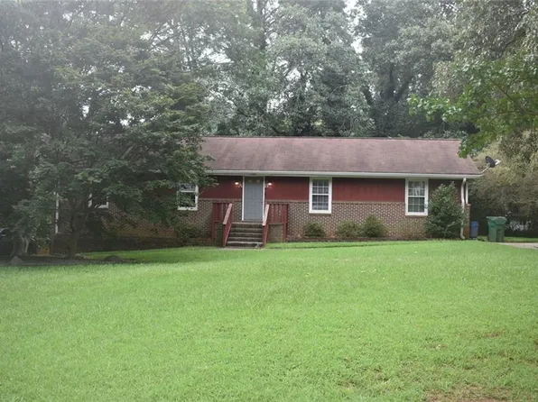5566 Rock Garden Ct NW, Lilburn, GA 30047