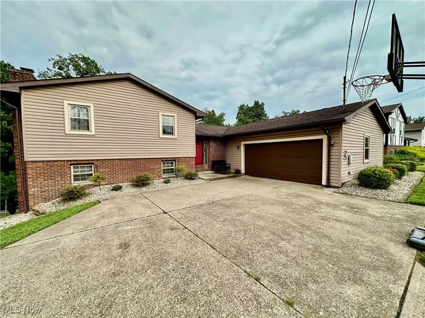 24 Oak Cir, Parkersburg, WV 26101