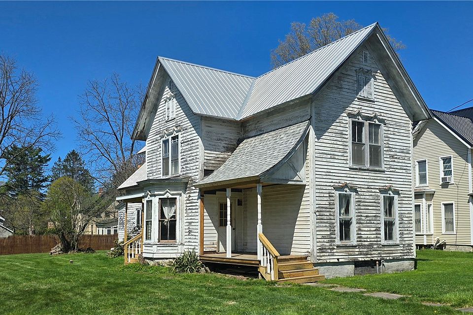 1st image of 12 Charlesworth Ave