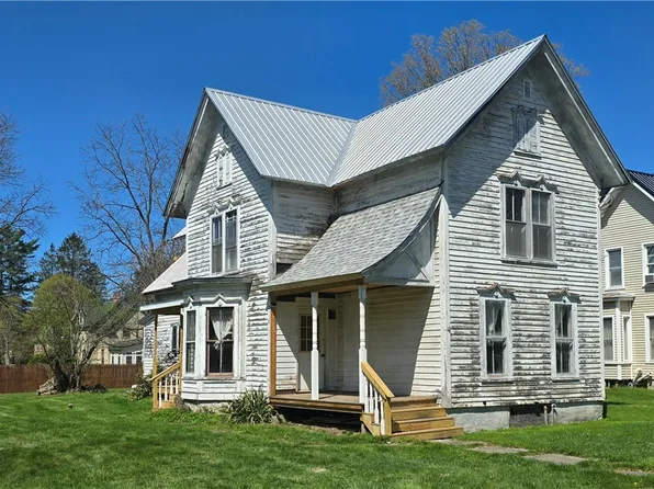 12 Charlesworth Ave, Avoca, NY 14809