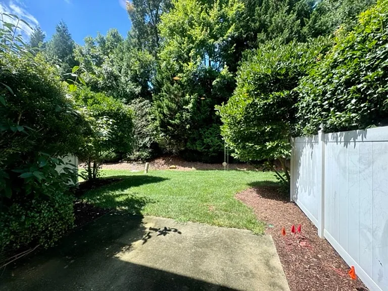 213 Chateau Pl — Photo 3