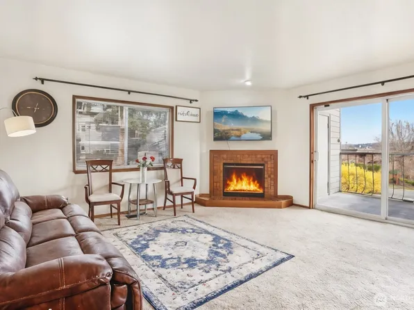 17440 NE 38th Street #A201, Redmond, WA 98052