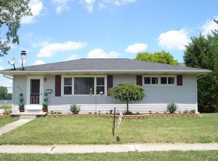 860 Howard St, Findlay, OH 45840