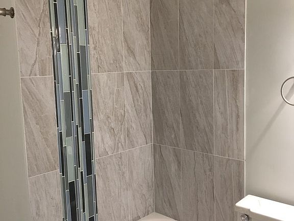 2nd image of 3319 Pleasant Ave #305