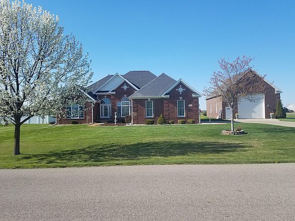 2nd image of 118 Clover Brook Dr