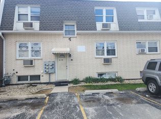 5648 Saint James Ct, Oak Lawn, IL