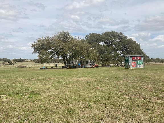 3rd image of 8164 Fm 1447 W