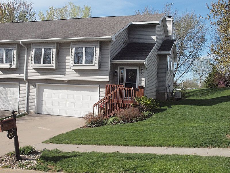 1st image of 1913 Plaen View Dr