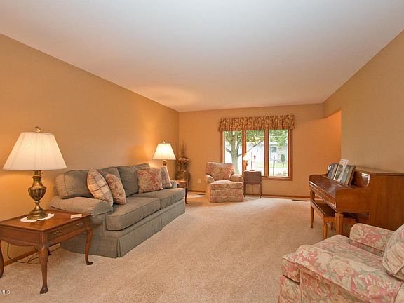 4th image of 6743 Leisure Creek Dr SE