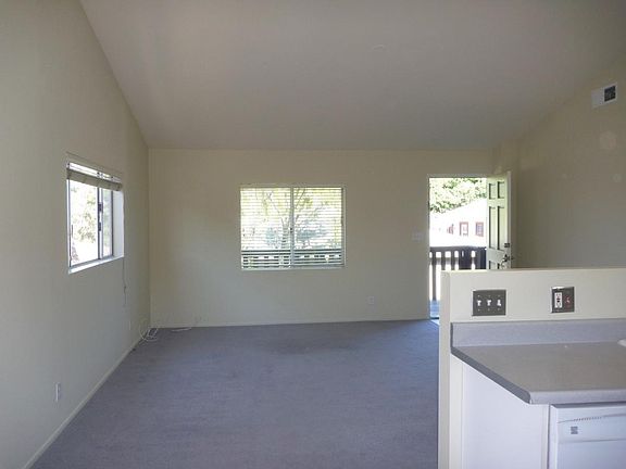 5th image of 1118 Bay St APT C