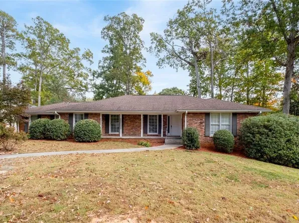 4765 Brinkley Ln, Sandy Springs, GA 30342