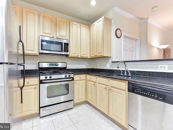 5th image of 2321 25th St S APT 104