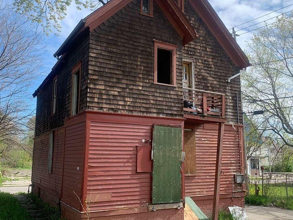 2nd image of 3519 W Clarke St