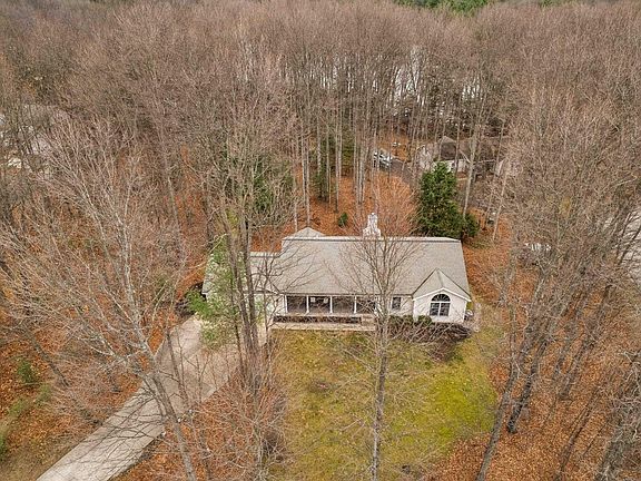 3rd image of 9440 Evergreen Dr