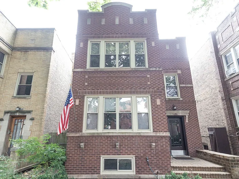 5749 N Artesian Ave #2 — Photo 4