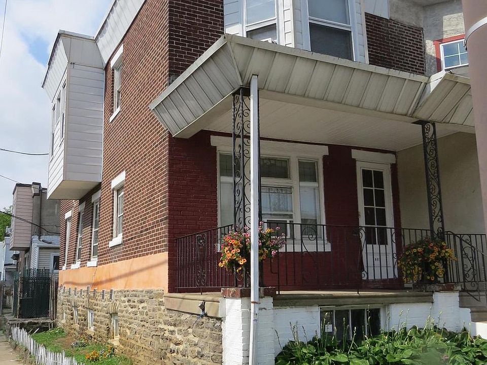 2nd image of 1600 W Louden St